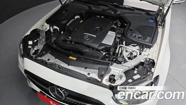 Mercedes-Benz E-Class 2023 — photo 6