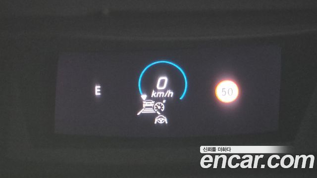 Mercedes-Benz E-Class 2023 — photo 11