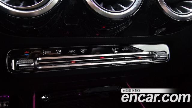Mercedes-Benz EQA 2022 — photo 24