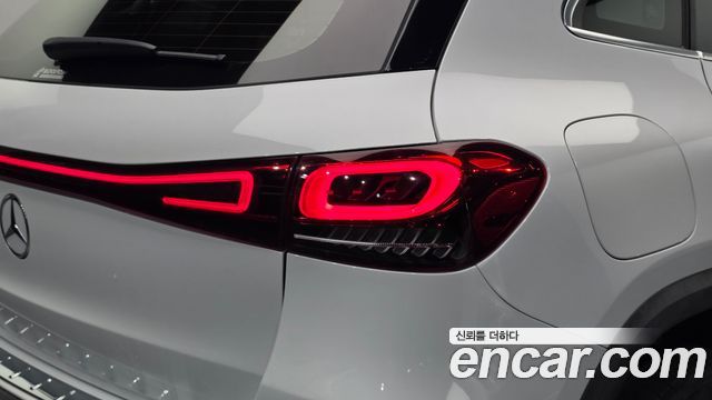 Mercedes-Benz EQA 2022 — photo 9