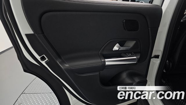 Mercedes-Benz EQA 2022 — photo 15