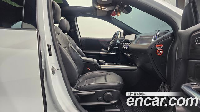 Mercedes-Benz EQA 2022 — photo 16