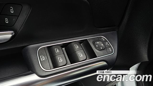 Mercedes-Benz EQA 2022 — photo 28