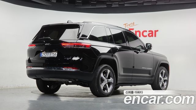 Jeep Cherokee 2023 — photo 2
