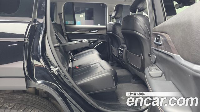Jeep Cherokee 2023 — photo 18