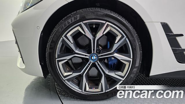 BMW i4 2023 — photo 5