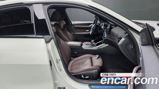 BMW i4 2023 — photo 16