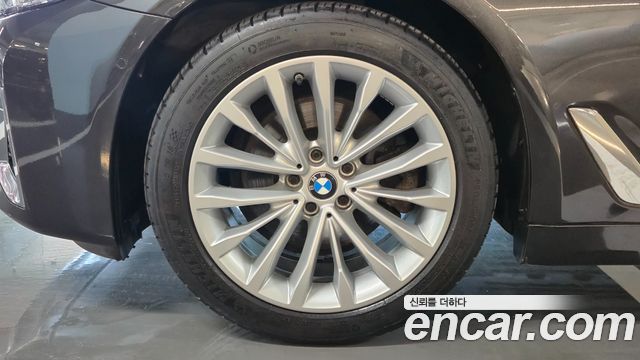 BMW 5-Series 2023 — photo 5