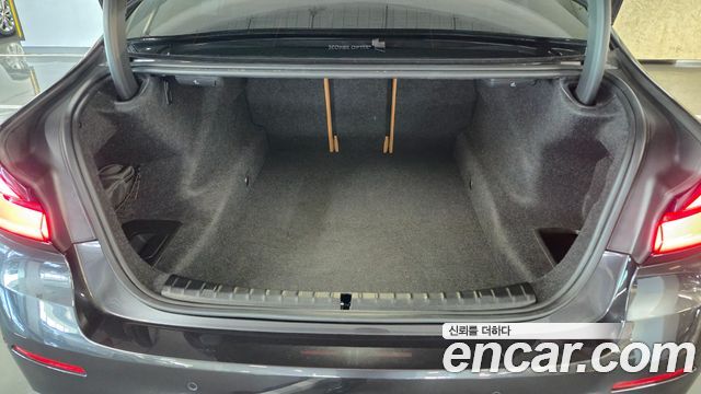 BMW 5-Series 2023 — photo 20