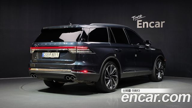 Lincoln Aviator 2023 — photo 2