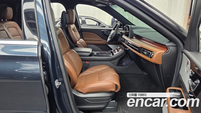 Lincoln Aviator 2023 — photo 17