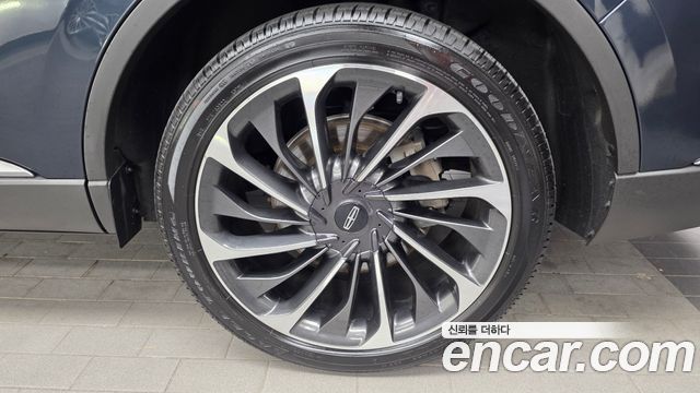 Lincoln Aviator 2023 — photo 7