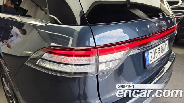 Lincoln Aviator 2023 — photo 9
