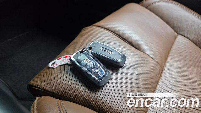 Lincoln Aviator 2023 — photo 31
