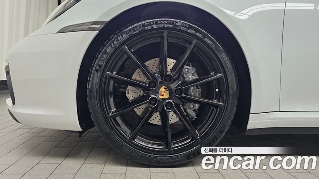 Porsche 911 2021 — photo 5