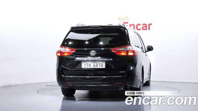 Toyota Sienna 2018 — photo 4