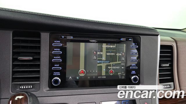 Toyota Sienna 2018 — photo 20