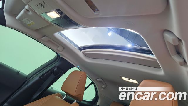 Lexus UX 2021 — photo 22