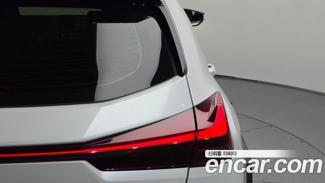 Lexus UX 2021 — photo 9