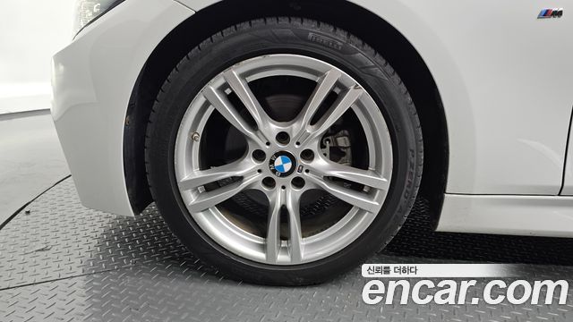 BMW 3-Series 2018 — photo 5