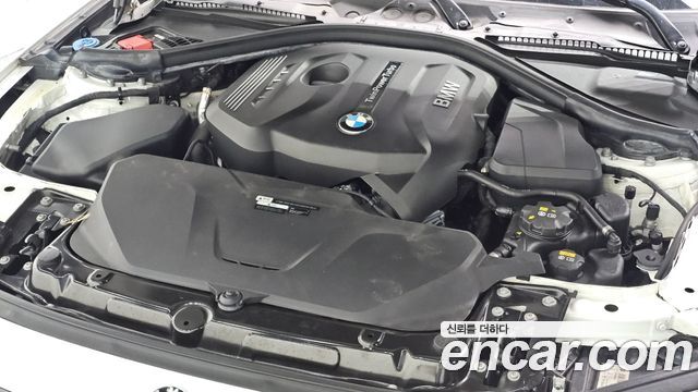 BMW 3-Series 2018 — photo 6