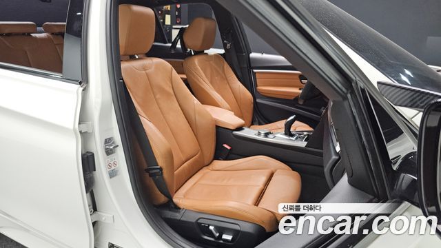 BMW 3-Series 2018 — photo 13