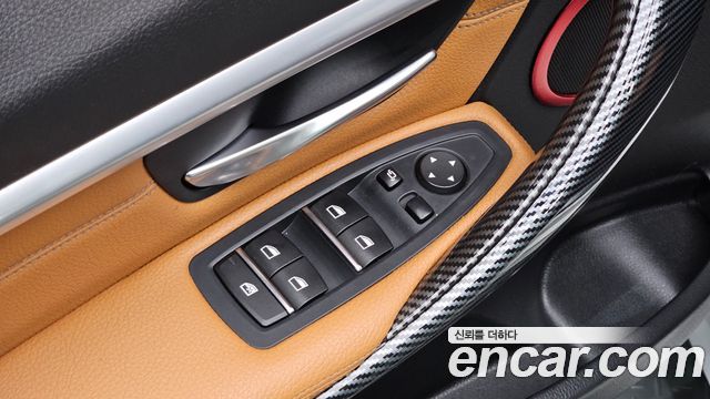 BMW 3-Series 2018 — photo 26