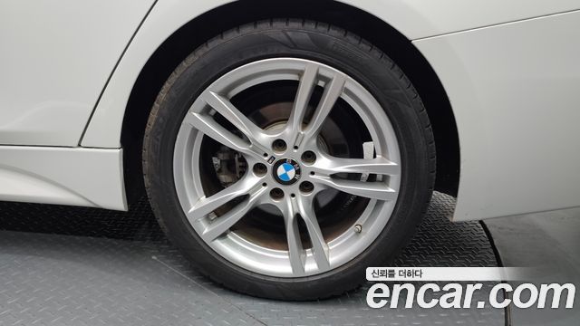 BMW 3-Series 2018 — photo 7