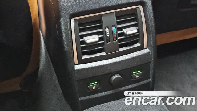 BMW 3-Series 2018 — photo 30