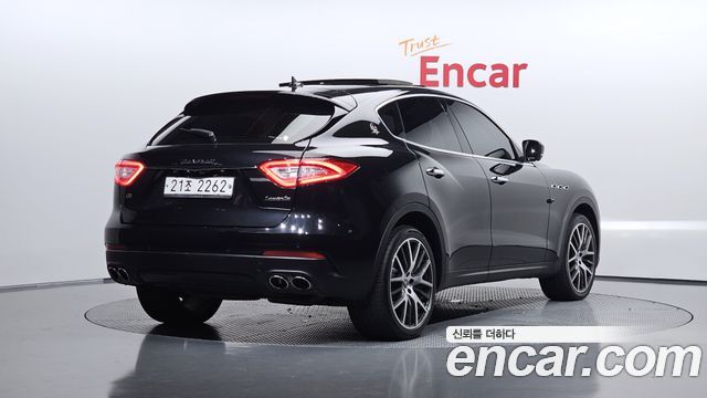 Maserati Levante 2018 — photo 2