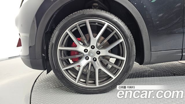 Maserati Levante 2018 — photo 5