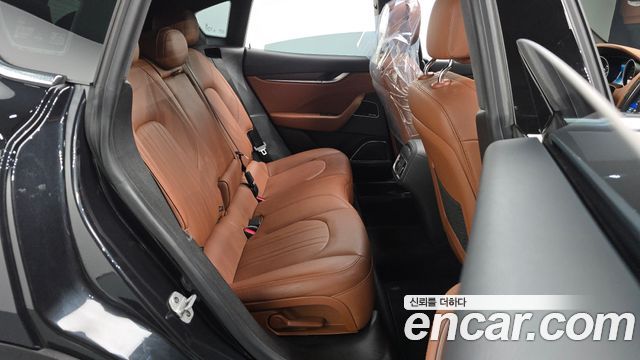 Maserati Levante 2018 — photo 11