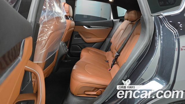Maserati Levante 2018 — photo 12