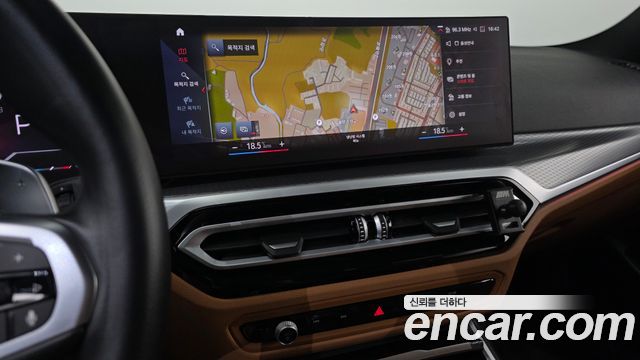 BMW 3-Series 2023 — photo 17