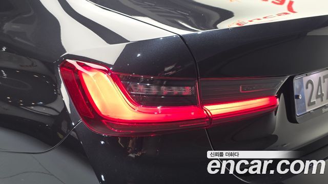BMW 3-Series 2023 — photo 9