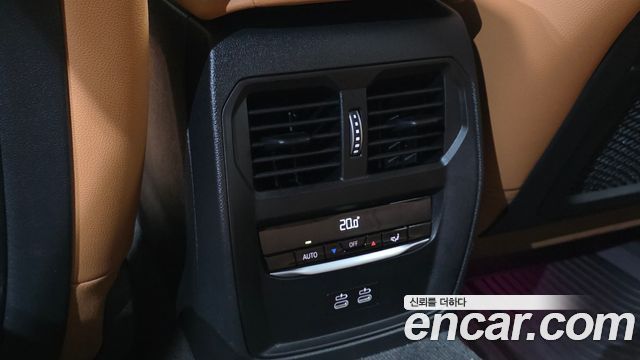 BMW 3-Series 2023 — photo 28