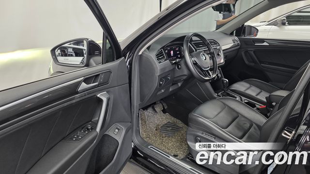 Volkswagen Tiguan 2020 — photo 13