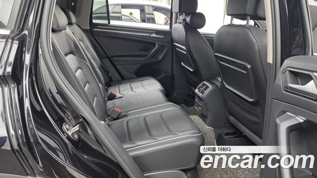 Volkswagen Tiguan 2020 — photo 17