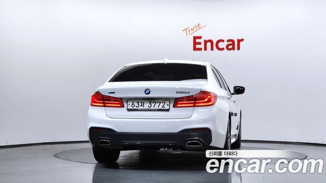 BMW 5-Series 2018 — photo 4