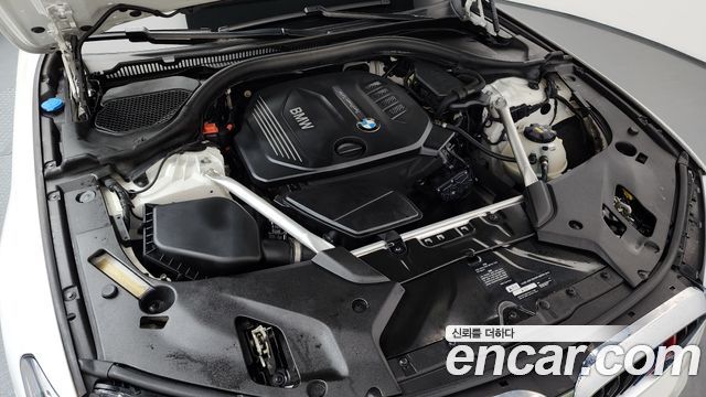 BMW 5-Series 2018 — photo 6
