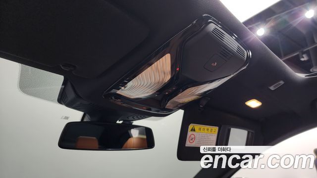 BMW 5-Series 2018 — photo 21