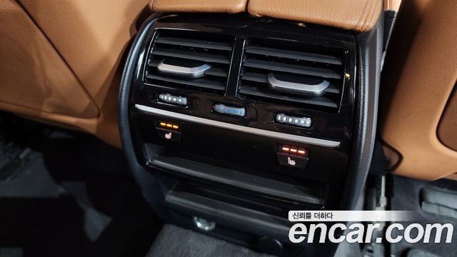 BMW 5-Series 2018 — photo 38