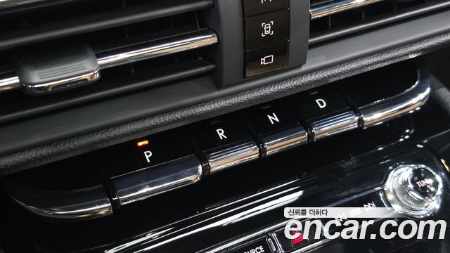 Lincoln Corsair 2021 — photo 9