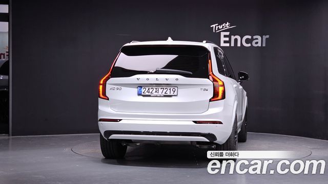 Volvo XC90 2026 — photo 4