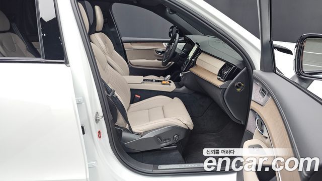 Volvo XC90 2026 — photo 16