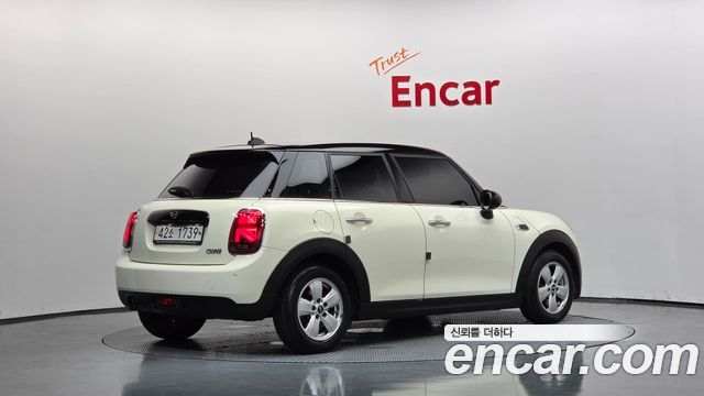 Mini Cooper 2019 — photo 2