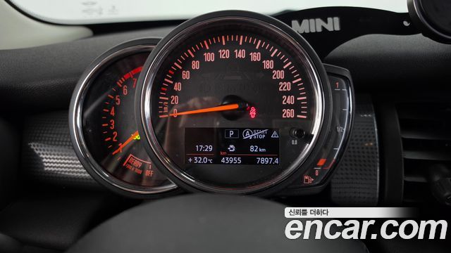 Mini Cooper 2019 — photo 11