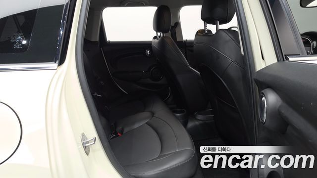 Mini Cooper 2019 — photo 17