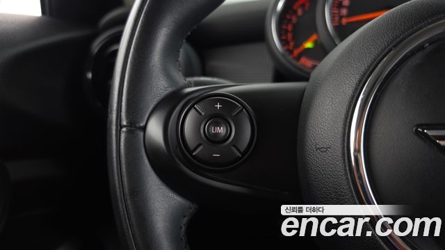 Mini Cooper 2019 — photo 23
