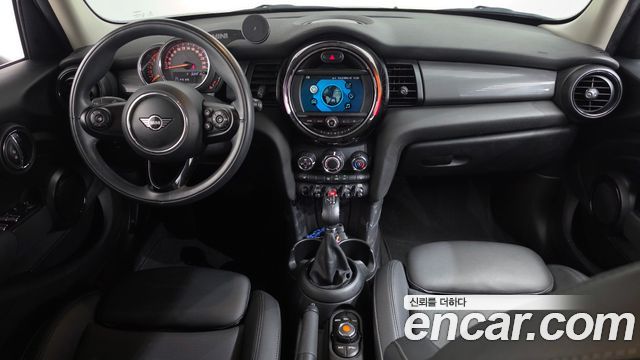 Mini Cooper 2019 — photo 9
